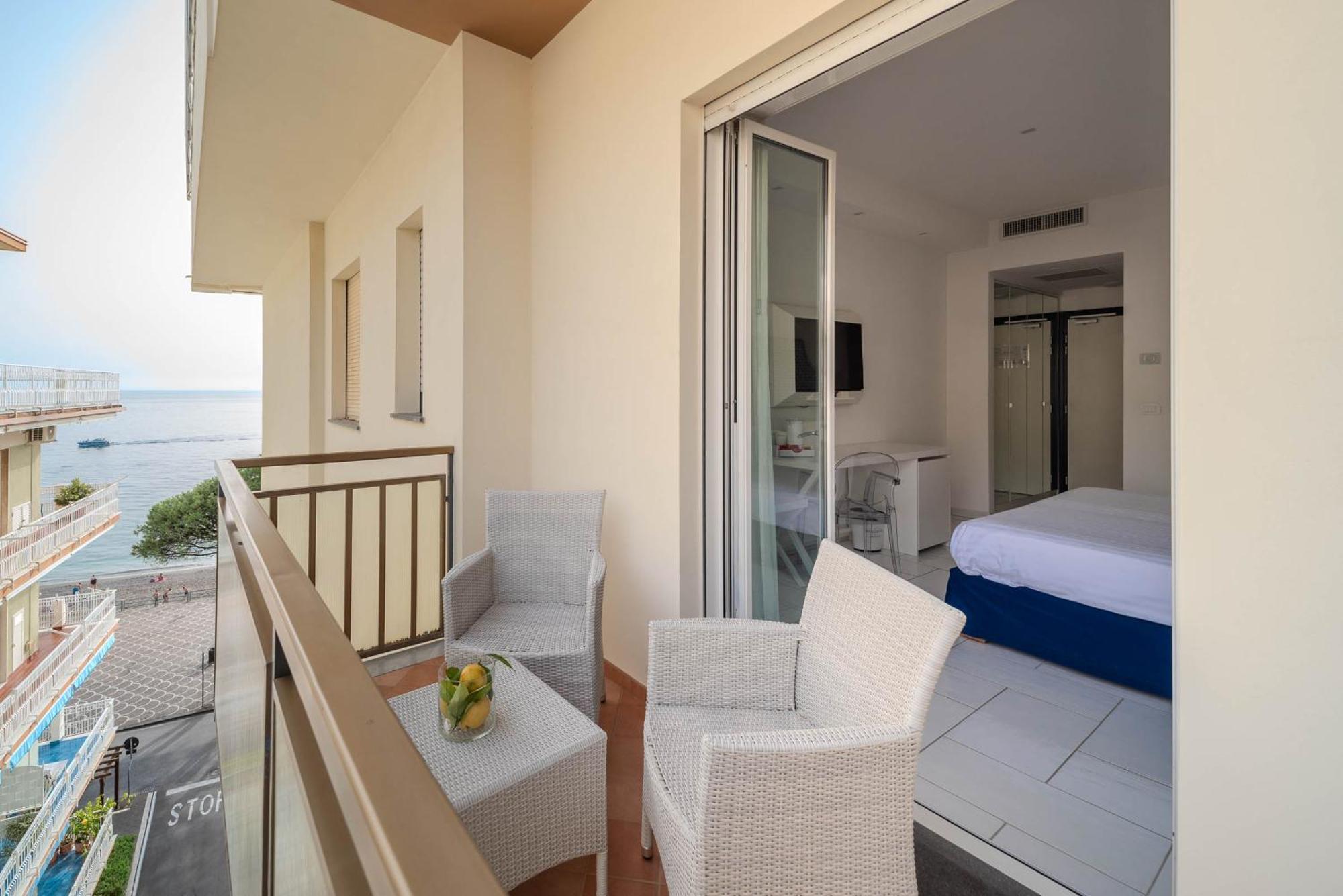 Hotel Panorama Майори Екстериор снимка